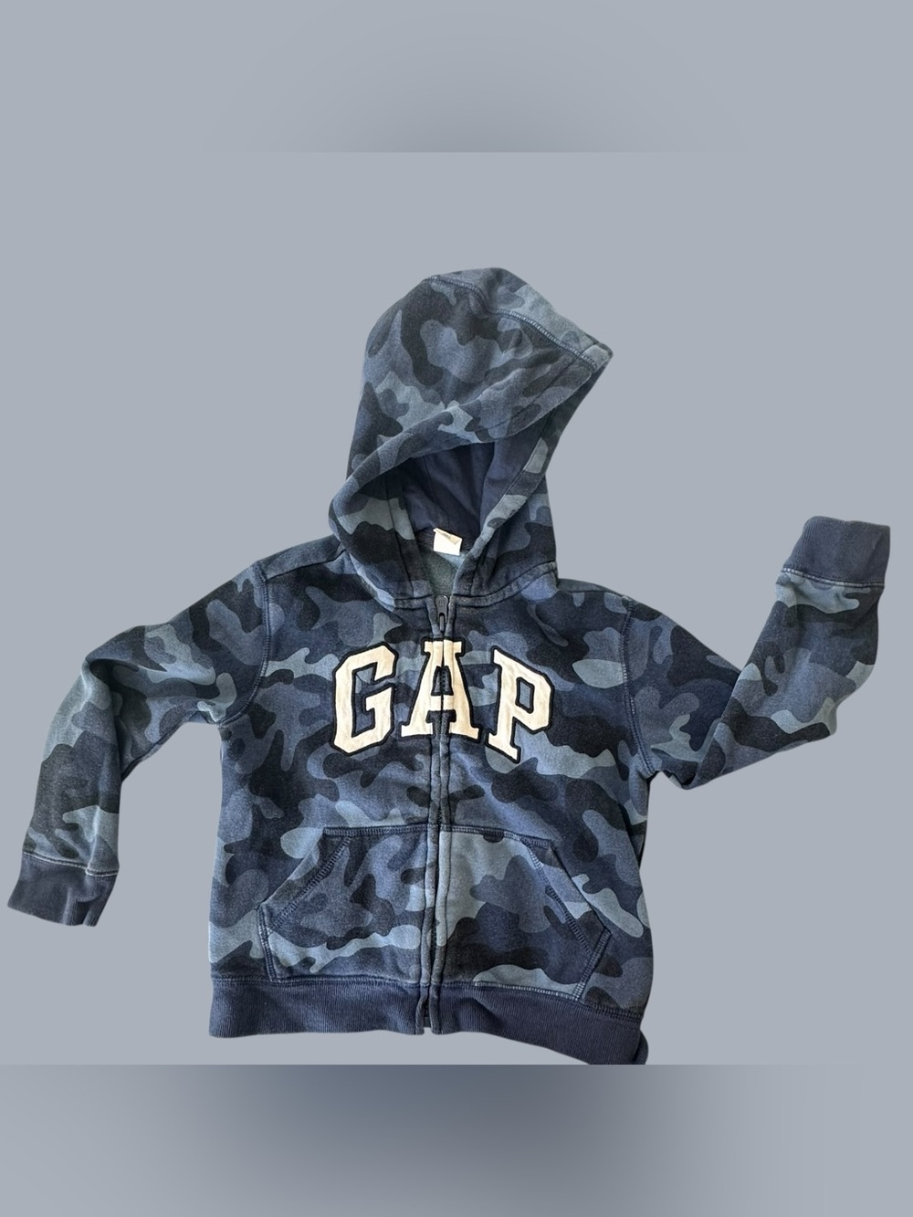 Gap Boy’s Zip Up Hoodie Gently pre loved Size 5 years. Soft